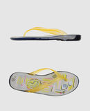 GUESS - MODE DE PLAGE - Sandales de plage sur YOOX.COM