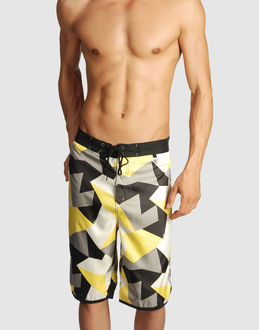 COMBO - MODE DE PLAGE - Pantalon de plage sur YOOX.COM