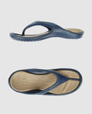 Comparez les prix Crocs - mode de plage - sandales de plage sur yoox.com