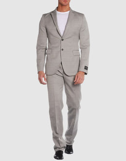 Confronta prezzi Costume national homme abiti abiti su yoox.com