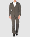 Comparez les prix Prada - costumes - costumes sur yoox.com