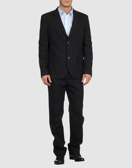 MARC JACOBS - COSTUMES - Costumes - sur YOOX.COM-Toile Col avec revers 2 boutons Petite poche unique Deux poches Intérieur doublé Fente dans le dos Jambe droite Taille avec passants Fermeture avec fermeture éclair et agrafes Quatre poches Toile Tissé 78% coton, 22% polyester