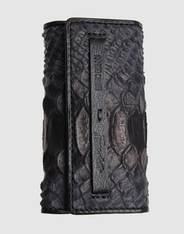 ROBERTO CAVALLI FREEDOM - メンズ - ギフト／贈り物 - キーホルダー on YOOX.COM