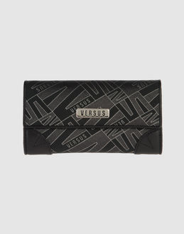 VERSUS - OBJETS