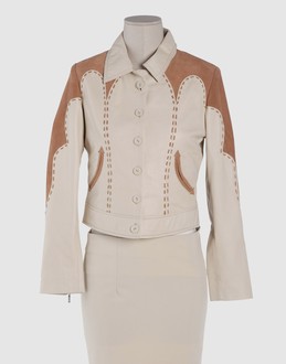 Confronta prezzi Moschino jeans abbigliamento pelle capispalla pelle su yoox.com