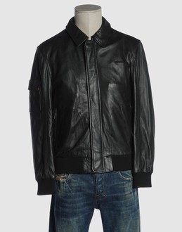 Confronta prezzi Moschino jeans abbigliamento pelle capispalla pelle su yoox.com
