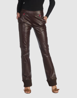 Confronta prezzi Miu miu abbigliamento pelle pantaloni pelle su yoox.com